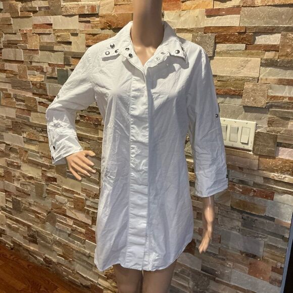 MAISON MARGIElA  White Button Down Shirt Dress with Silver Snaps - Picture 4 of 16